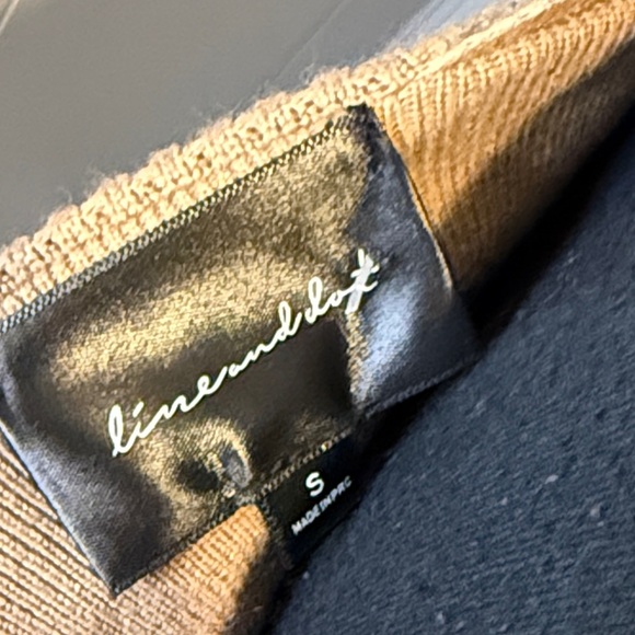 Line & Dot Women’s Small Off-the-Shoulder Camel Sweater - Picture 2 of 7